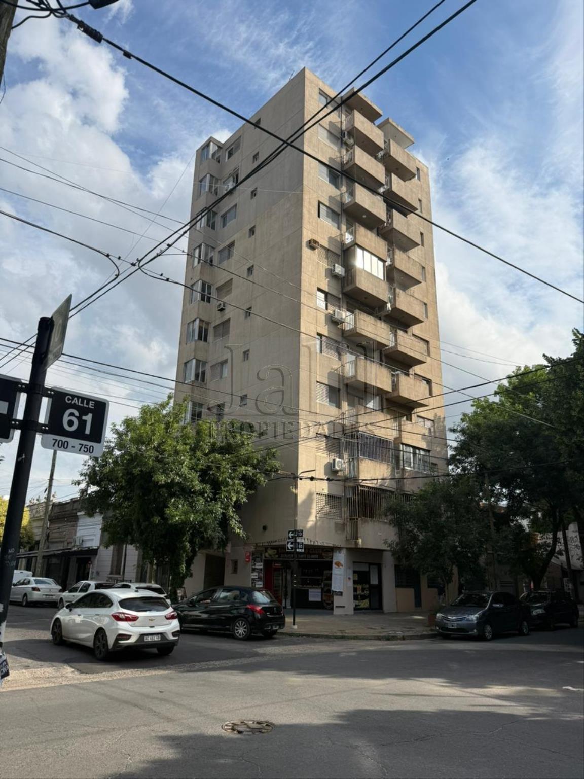 foto 1 de 11